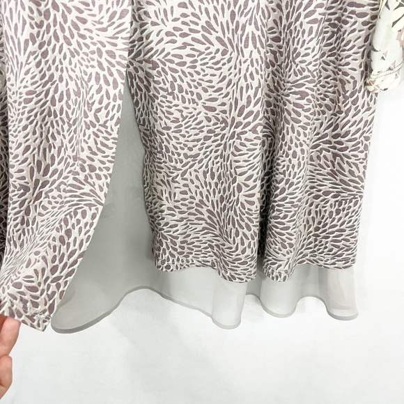 LOGO Lori Goldstein Gray Leaf Multi Print Chiffon Trim Swing Tunic - Size Large - Picture 3 of 5